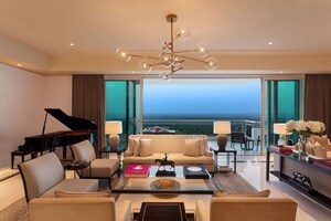 Team Area in 2 BHK Apartment at Gaur City 2 - 14th Avenue, Sector 16c Greater Noida – for Rent