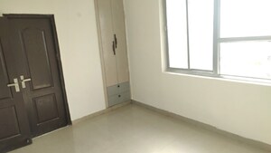 Room in 3 BHK Apartment at BPTP The Resort, Sector 75 – for Rent