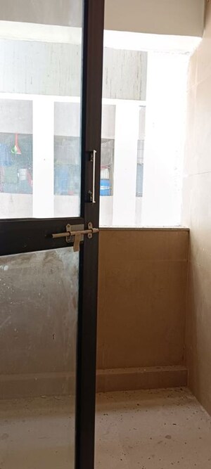 Furnished Amenities in 2.5 BHK Apartment at Neumec Shreeji Towers, Wadala East – for Sale