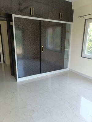 Room in 3 BHK Builder Floor at Sector 47 – for Rent
