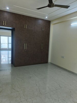 Room in 3 BHK Builder Floor at Sector 47 – for Rent