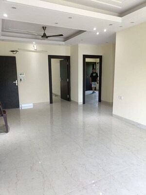 Room in 3 BHK Builder Floor at Sector 47 – for Rent