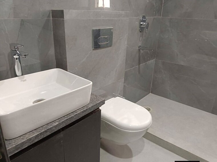 Bathroom, sushant lok i 1 Bedroom 700 Sq.Ft. Builder Floor In Sushant Lok I Gurgaon 10617084
