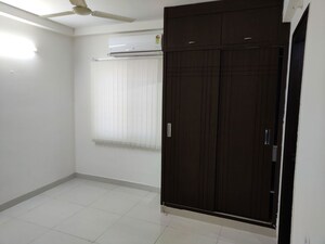 Room in 3 BHK Apartment at Shankar Residency Madhapur, Madhapur – for Rent