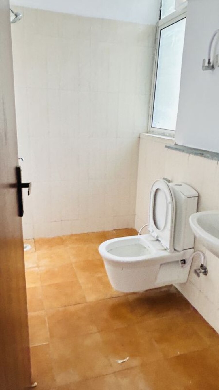 Bathroom, jaypee-greens-klassic-heights 3 Bedroom 1650 Sq.Ft. Apartment In Sector 134 Noida 10617102