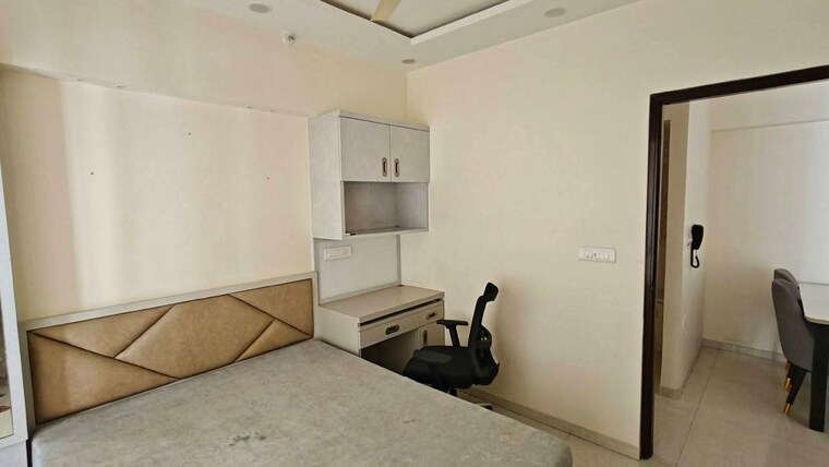Living Room, lodha-amara 2 Bedroom 900 Sq.Ft. Apartment In Kolshet Road Thane 10617117
