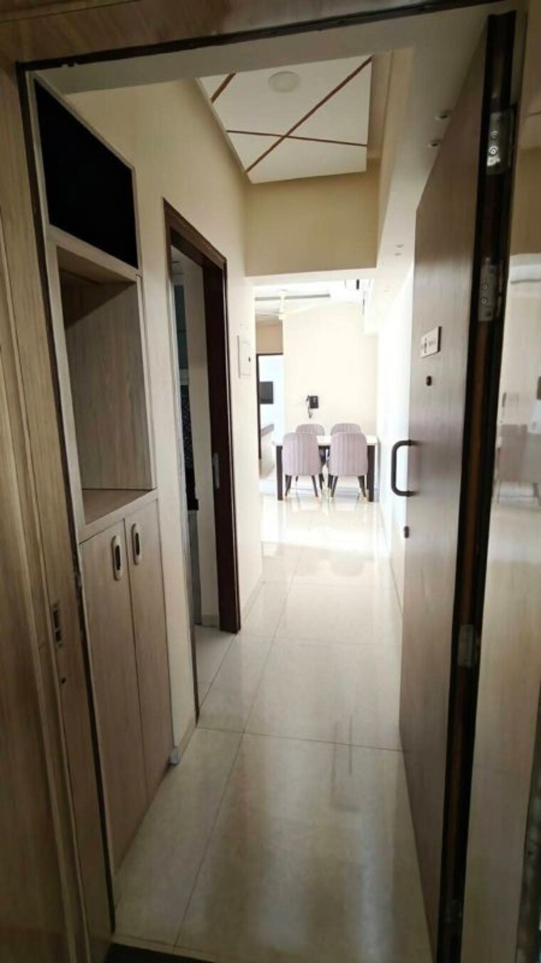 Dining area, lodha-amara 2 Bedroom 900 Sq.Ft. Apartment In Kolshet Road Thane 10617117
