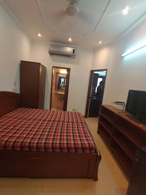 Studio Apartment For Rent in Defence Colony