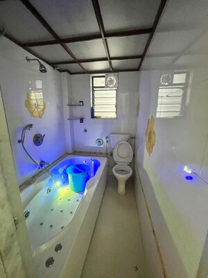 Team Area in 3 BHK Apartment at Rahul New Ajantha Avenue, Kothrud – for Rent