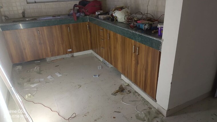 Kitchen, bptp-parkland-pride-phase-2 3 Bedroom 238 Sq.Ft. Builder Floor In Sector 77 Faridabad 10617127