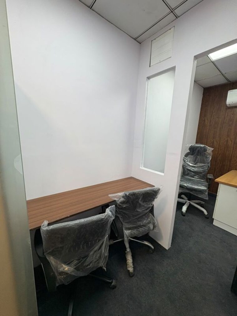 Team Area, sector 16 Commercial Office Space 1500 Sq.Ft. In Sector 16 Noida 10617123