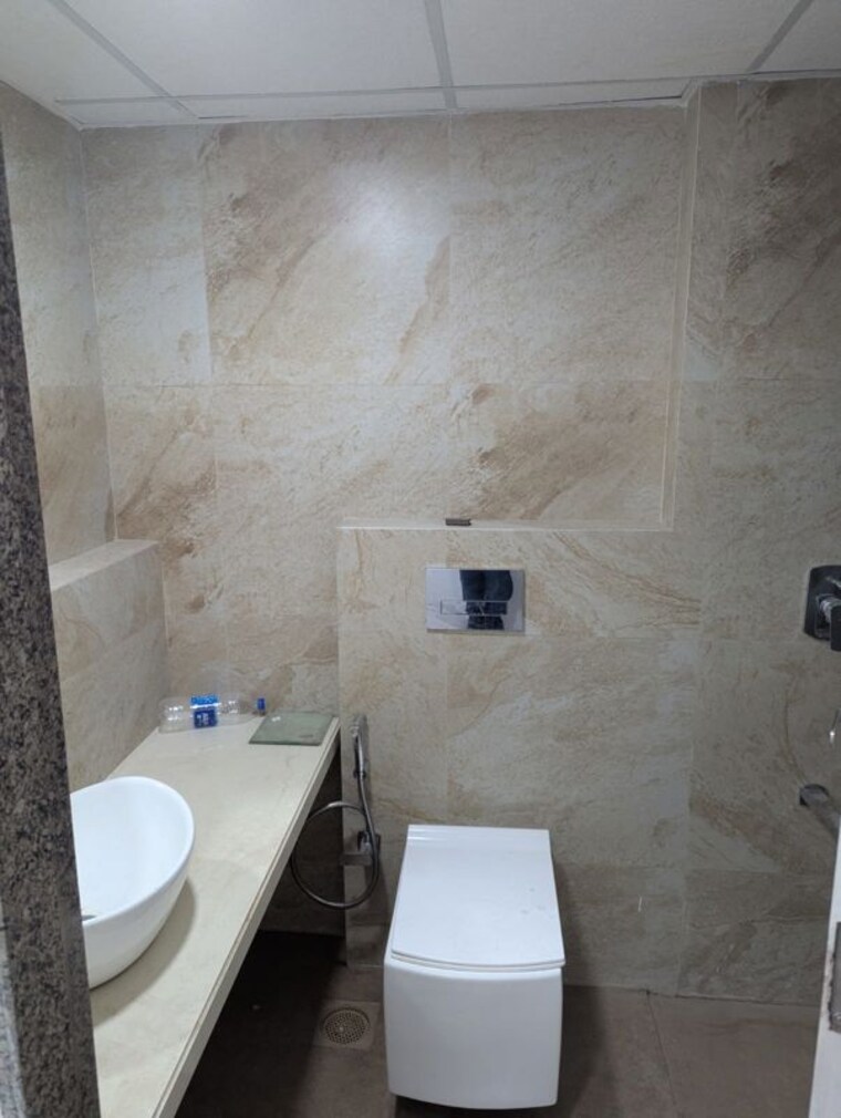 Bathroom, kanakia-silicon-valley 2 Bedroom 820 Sq.Ft. Apartment In Powai Mumbai 10617153