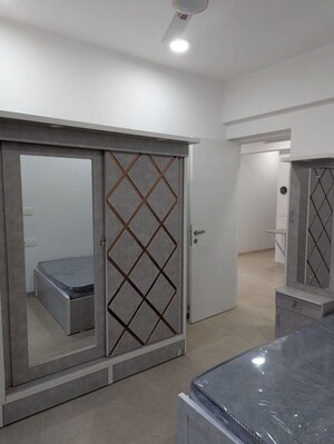 Room in 2 BHK Apartment at Kanakia Silicon Valley, Powai – for Rent