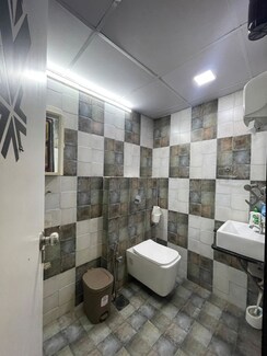 Office Space For Rent in Oberoi Garden Estates