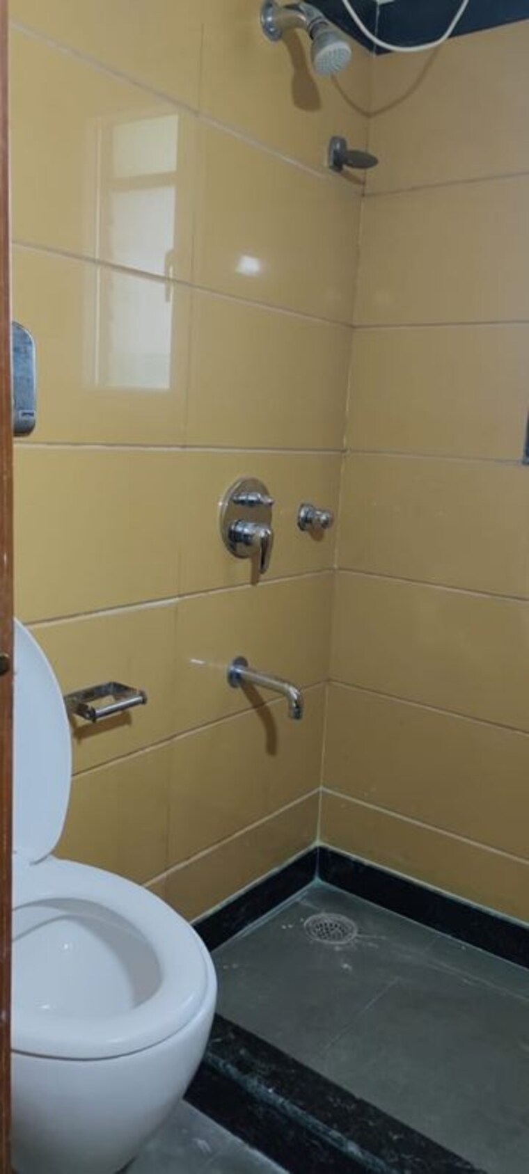 Bathroom, chembur 2 Bedroom 975 Sq.Ft. Apartment In Chembur Mumbai 10617164