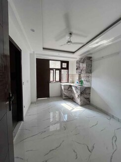 1 RkBuilder Floor For Rent in Paryavaran Complex
