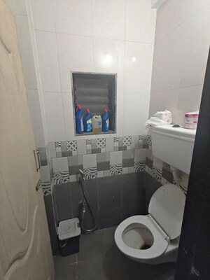 Team Area in 1 BHK Apartment at Goregaon West – for Rent