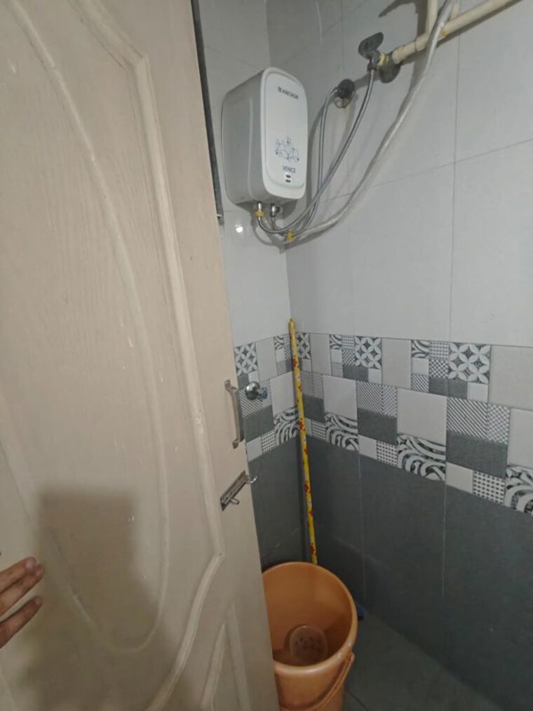 Bathroom, goregaon west 1 Bedroom 482 Sq.Ft. Apartment In Goregaon West Mumbai 10617207