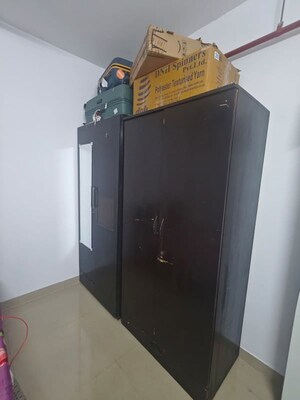 Furnished Amenities in 1 BHK Apartment at Goregaon West – for Rent