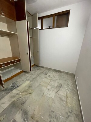 Room in 2 BHK Builder Floor at Malviya Nagar – for Rent