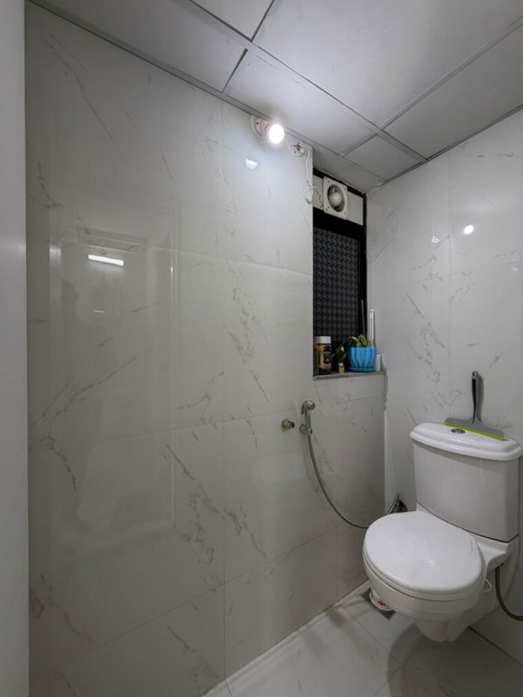 Bathroom, runwal-my-city-phase-ii-cluster-05 1 Bedroom 470 Sq.Ft. Apartment In Dombivli East Thane 10617239