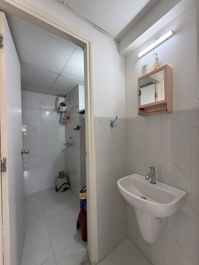 Bathroom, runwal-my-city-phase-ii-cluster-05 1 Bedroom 470 Sq.Ft. Apartment In Dombivli East Thane 10617239