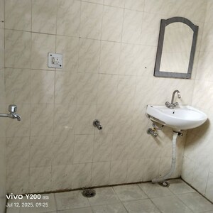Bathroom in 1 BHK Builder Floor at Kohli One Malibu Town Plot, Sector 47 – for Rent