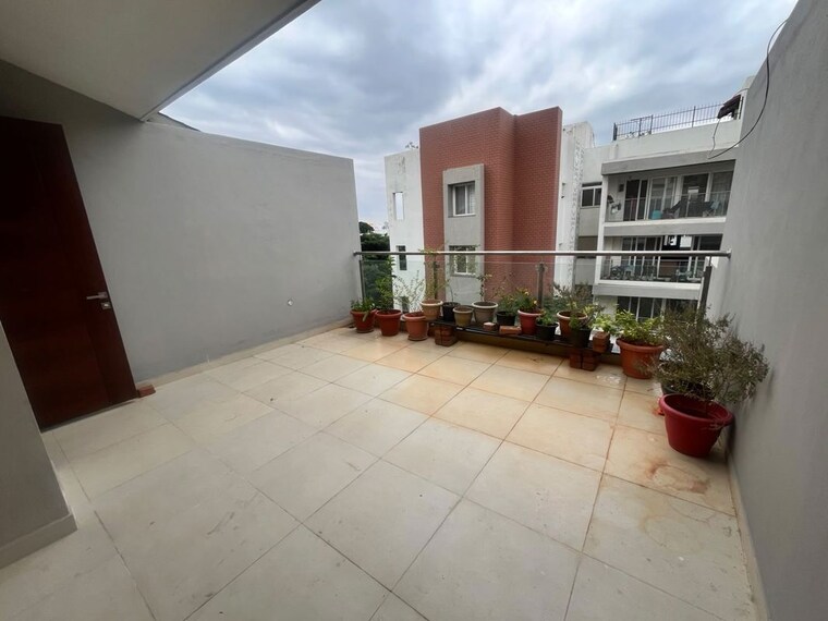  Parking, purva-tiara 6+ Bedroom 6500 Sq.Ft. Villa In Jp Nagar Bangalore 10617266