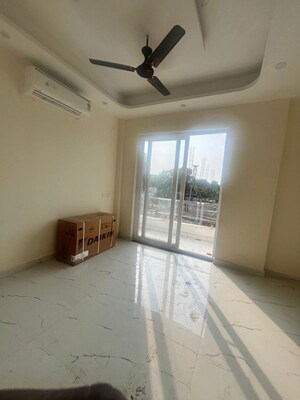 Room in 2 BHK Builder Floor at Aimnabad – for Rent
