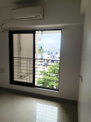 Room in 1 BHK Apartment at Andheri CHS, Andheri West – for Rent