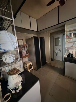 Team Area in 1 BHK Apartment at Rajkamal Heights, Parel – for Rent