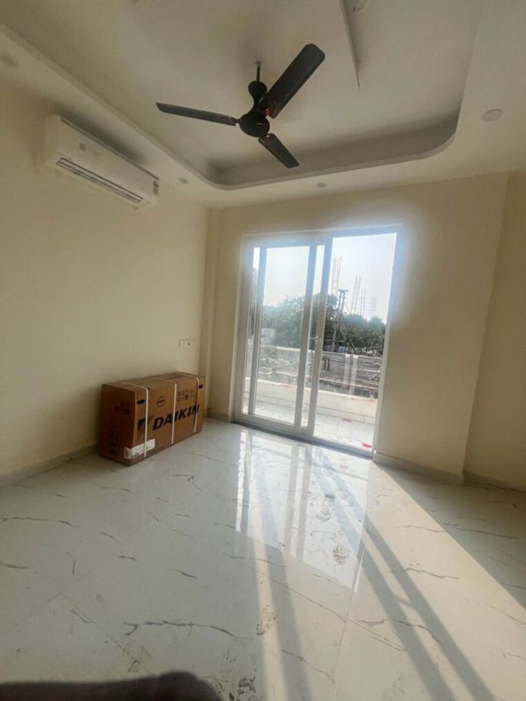 Room, vaidpura 3.5 Bedroom 2210 Sq.Ft. Villa In Vaidpura Greater Noida 10617289