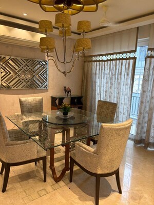 Team Area in 3 BHK Builder Floor at Defence Colony – for Rent