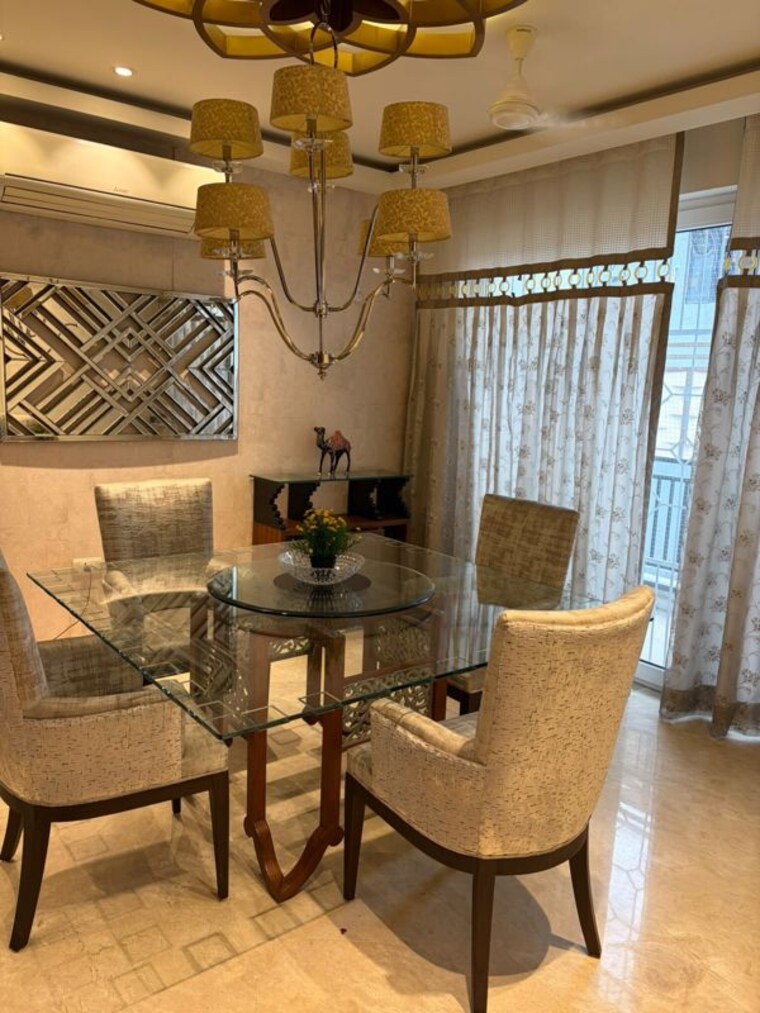 Team Area, defence colony 3 Bedroom 325 Sq.Yd. Builder Floor In Defence Colony Delhi 10617298