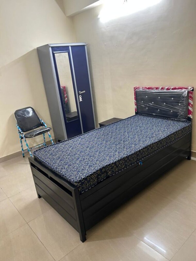 Bedroom, powai Pg For Boys & Girls In Powai 10617314