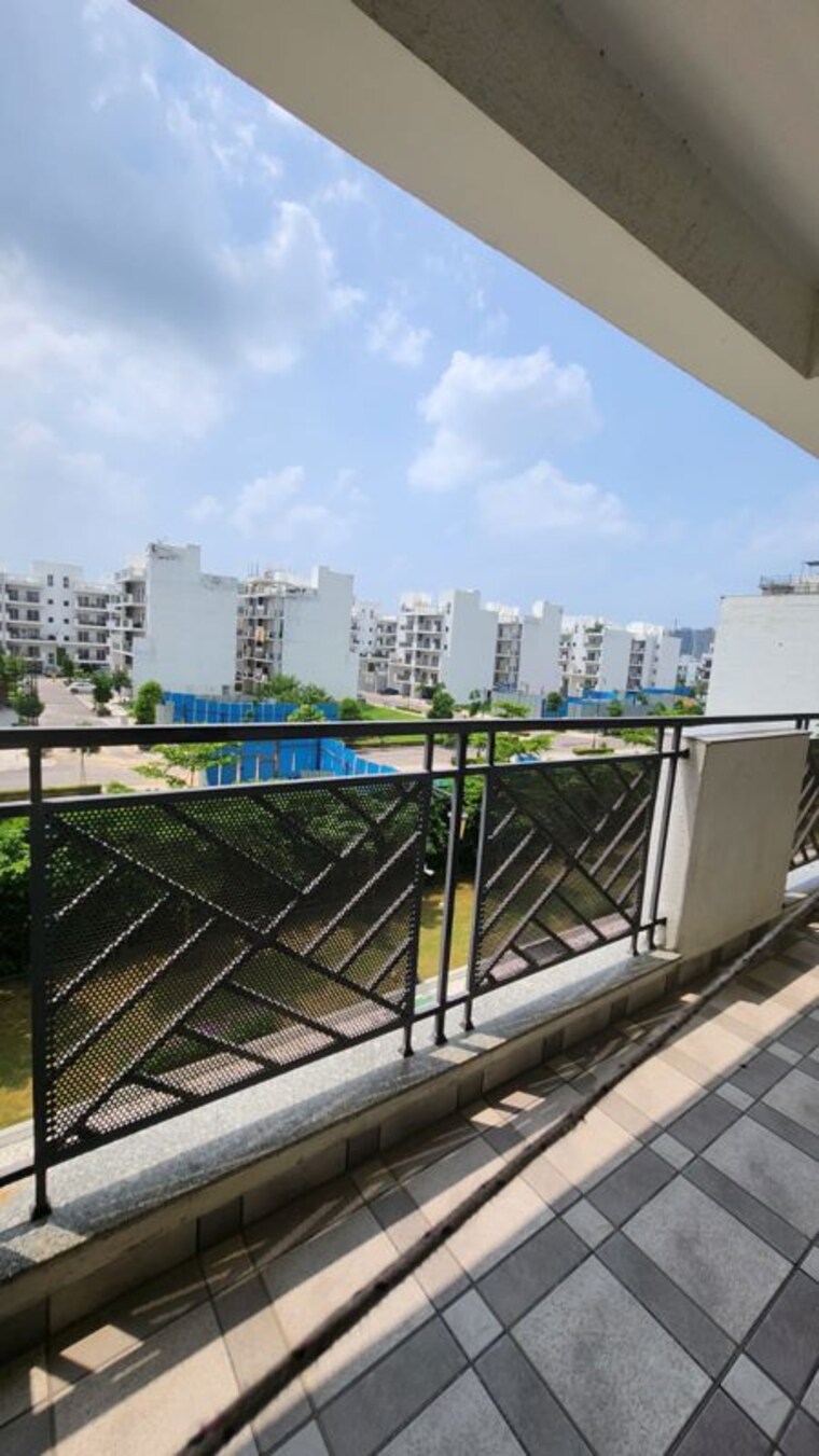 Balcony, central-park-flower-valley  2100 Sq.Ft. Apartment In Sohna Sector 33 Gurgaon 10617336