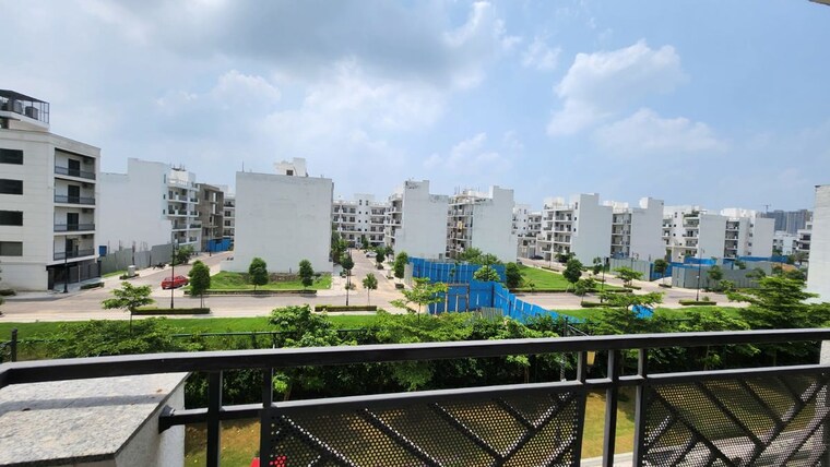 Swimming Pool, central-park-flower-valley  2100 Sq.Ft. Apartment In Sohna Sector 33 Gurgaon 10617336