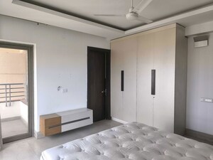 Room in 2 BHK Builder Floor at Sector 23 – for Rent