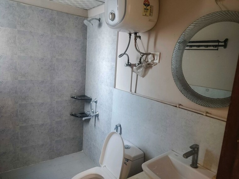 Bathroom, sector 23 2 Bedroom 1200 Sq.Ft. Builder Floor In Sector 23 Gurgaon 10617370