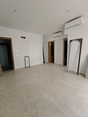 2 BHK Builder Floor For Rent in Sector 21
