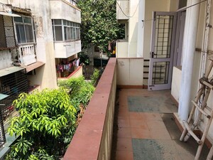 Balcony in 3 BHK Builder Floor at Ardee City, Sector 52 – for Rent