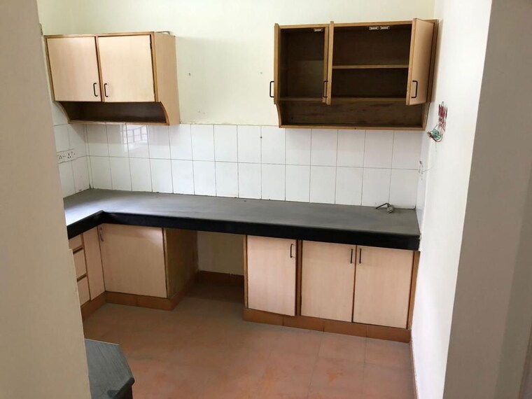 Kitchen, ardee-city 3 Bedroom 300 Sq.Yd. Builder Floor In Sector 52 Gurgaon 10617365