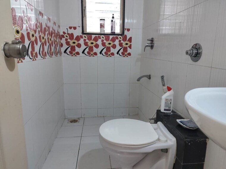 Bathroom, sukhwani-dynasty 3 Bedroom 1600 Sq.Ft. Apartment In Wakad Pune 10617381
