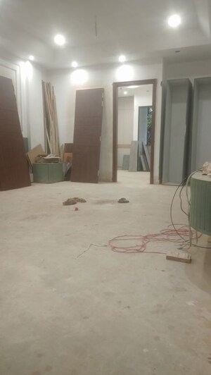 Room in 3 BHK Builder Floor at Paschim Vihar – for Sale