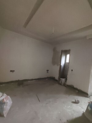 Room in 3 BHK Builder Floor at Paschim Vihar – for Sale