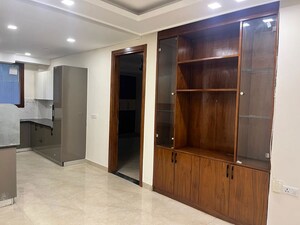 Room in 3 BHK Builder Floor at Sector 57 – for Rent