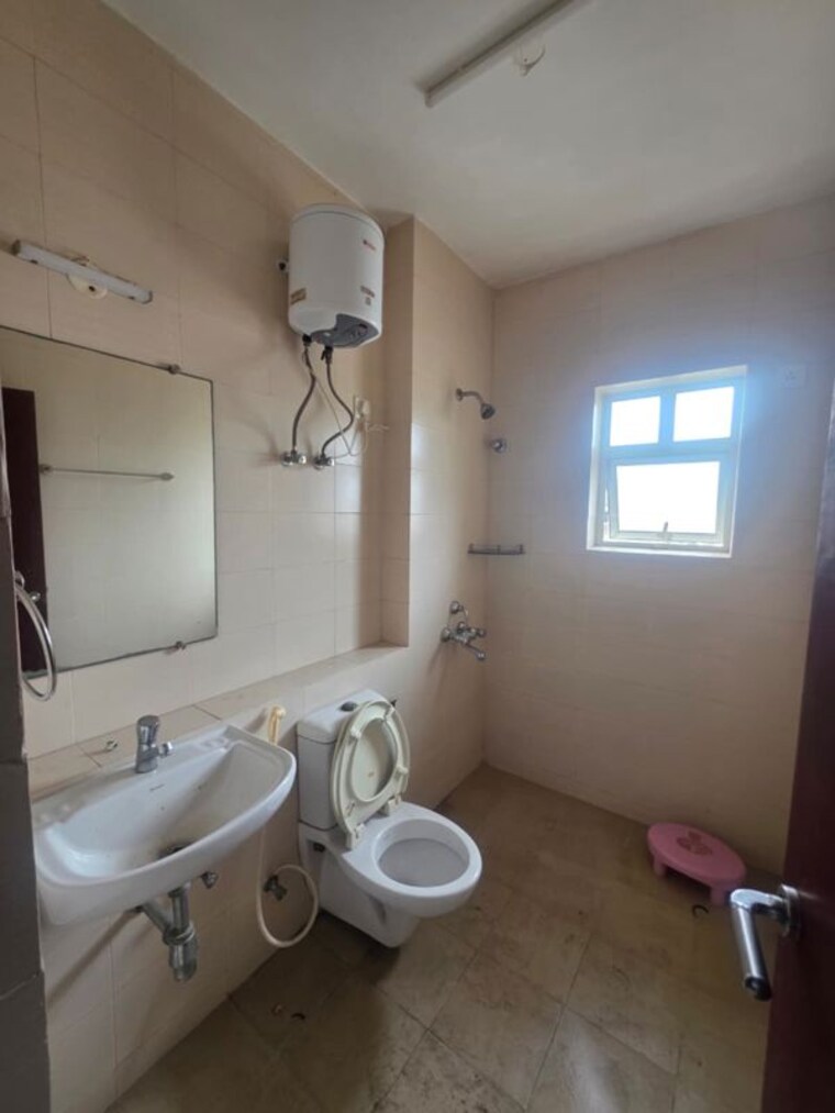 Bathroom, uniworld-heights 3 Bedroom 1700 Sq.Ft. Apartment In Rajarhat Kolkata 10617413