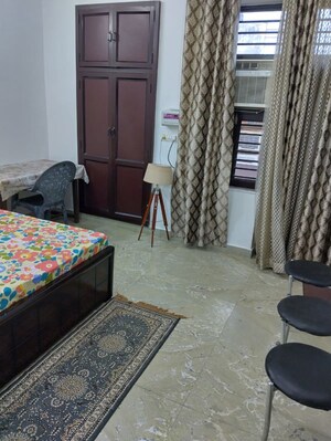 Bedroom in 2 BHK Builder Floor at Sector 38 – for Rent