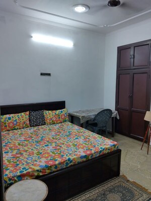 Bedroom in 2 BHK Builder Floor at Sector 38 – for Rent