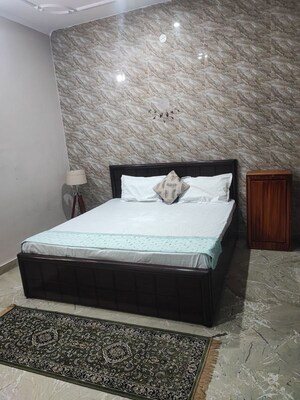 Bedroom in 2 BHK Builder Floor at Sector 38 – for Rent